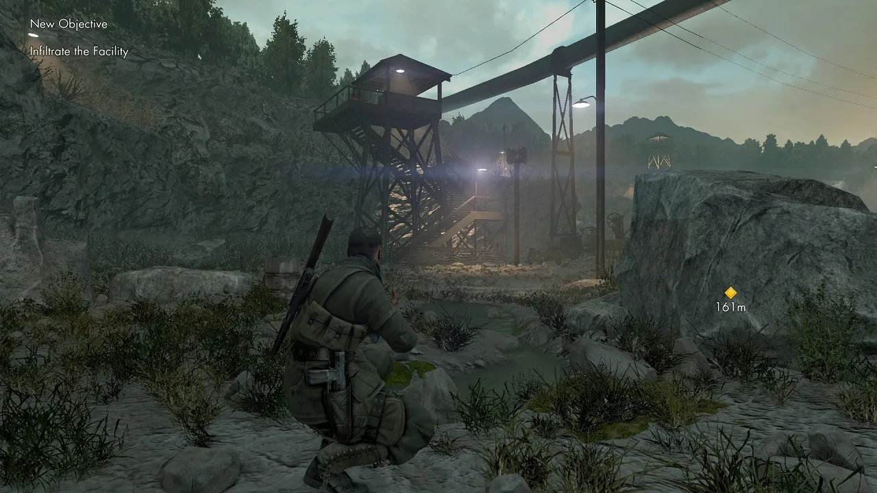 alt text: Another comparison screenshot showing the enhanced visuals in Sniper Elite V2 Remastered