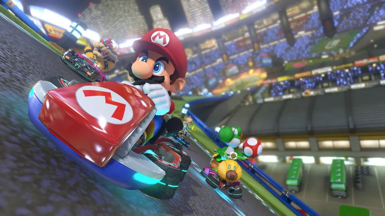 alt text describing image of Mario Kart 8 gameplay showcasing dynamic track design