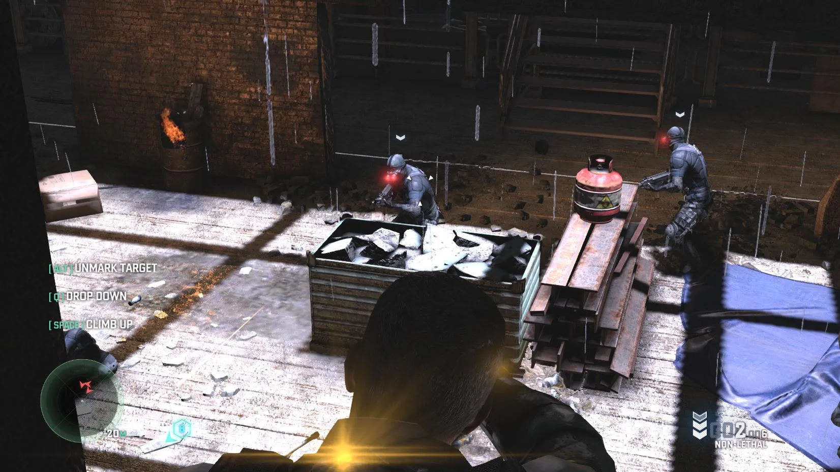 alt text showing Sam Fisher using a gadget