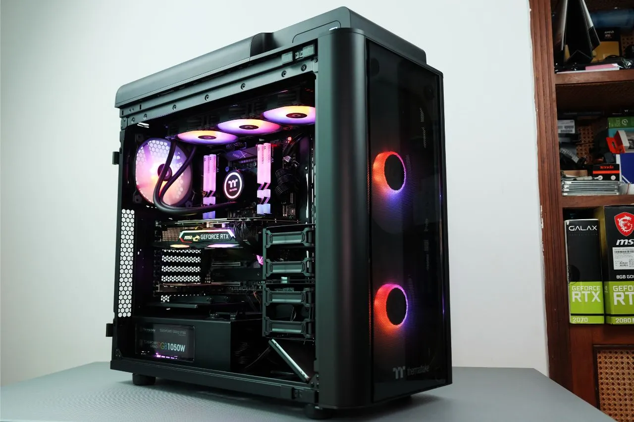 alt=Close-up view of the Thermaltake Water 3.0 360 AIO cooler's RGB lighting.