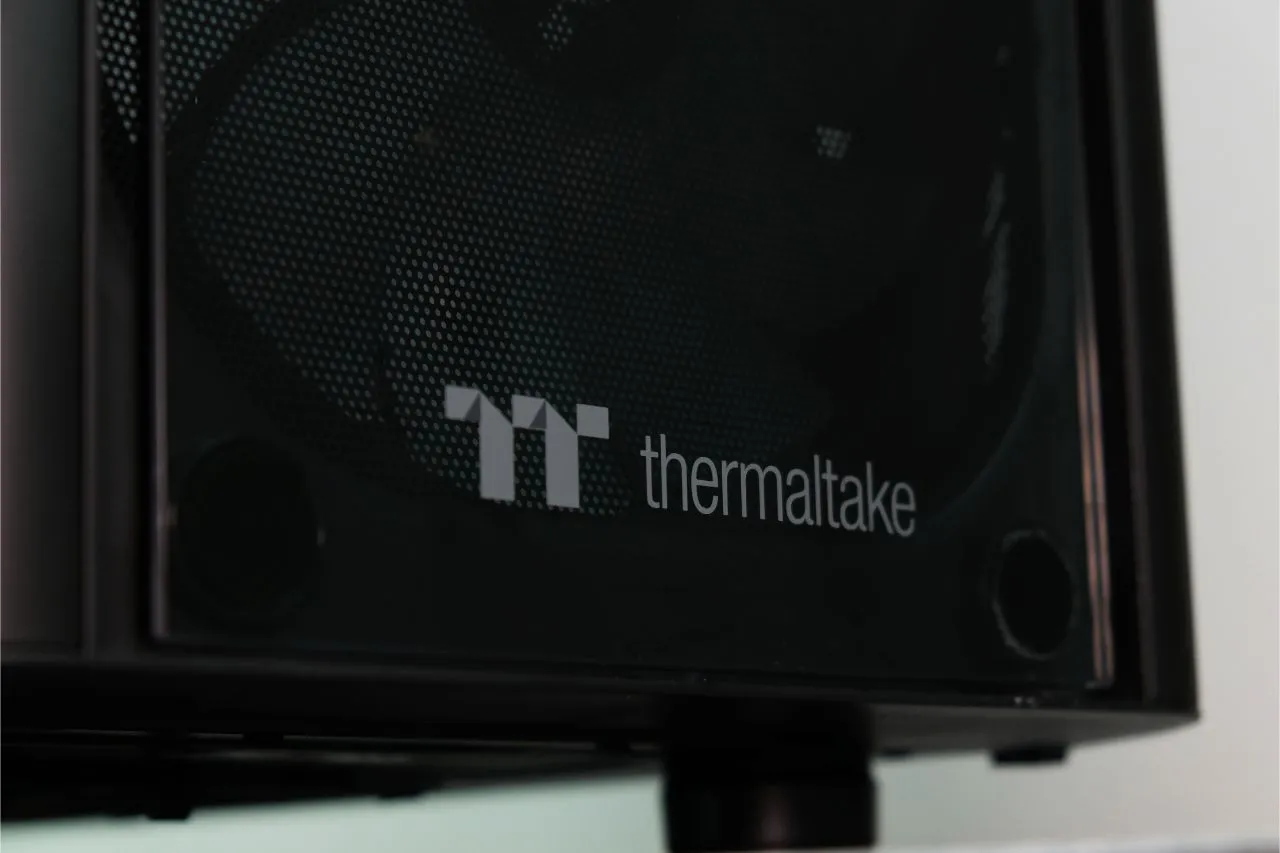 alt=TT RGB Plus software controlling various RGB components