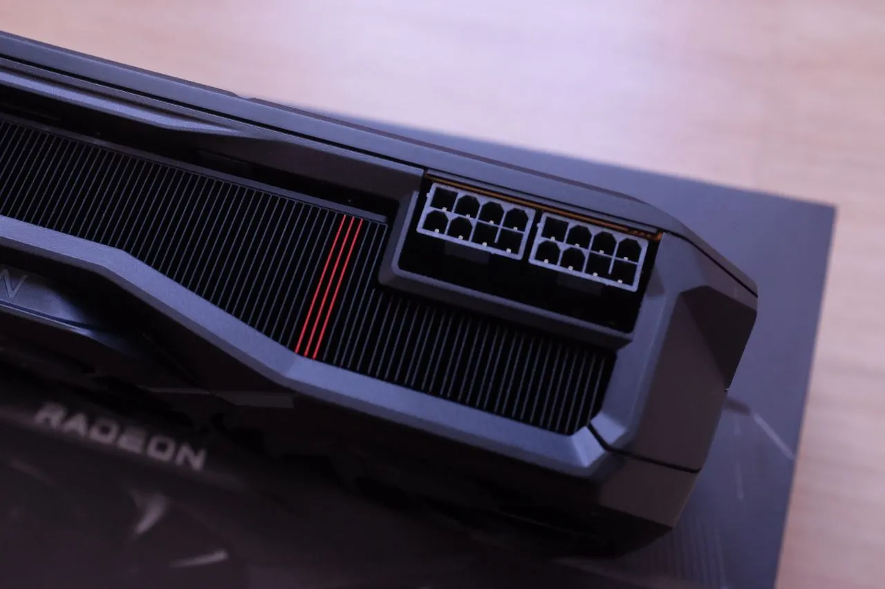 AMD RX 7900 XT Power Connectors