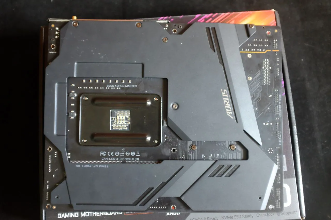 AORUS B550 Master PCI-E Slots