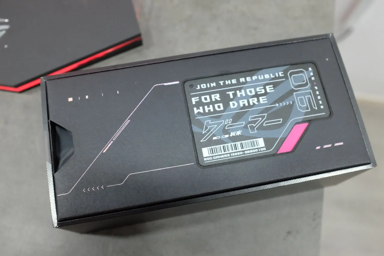 ASUS ROG Phone 6 - Box