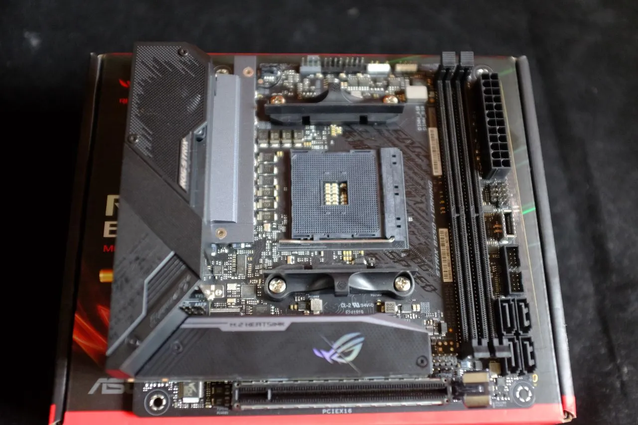 ASUS Strix B550-I Gaming motherboard layout