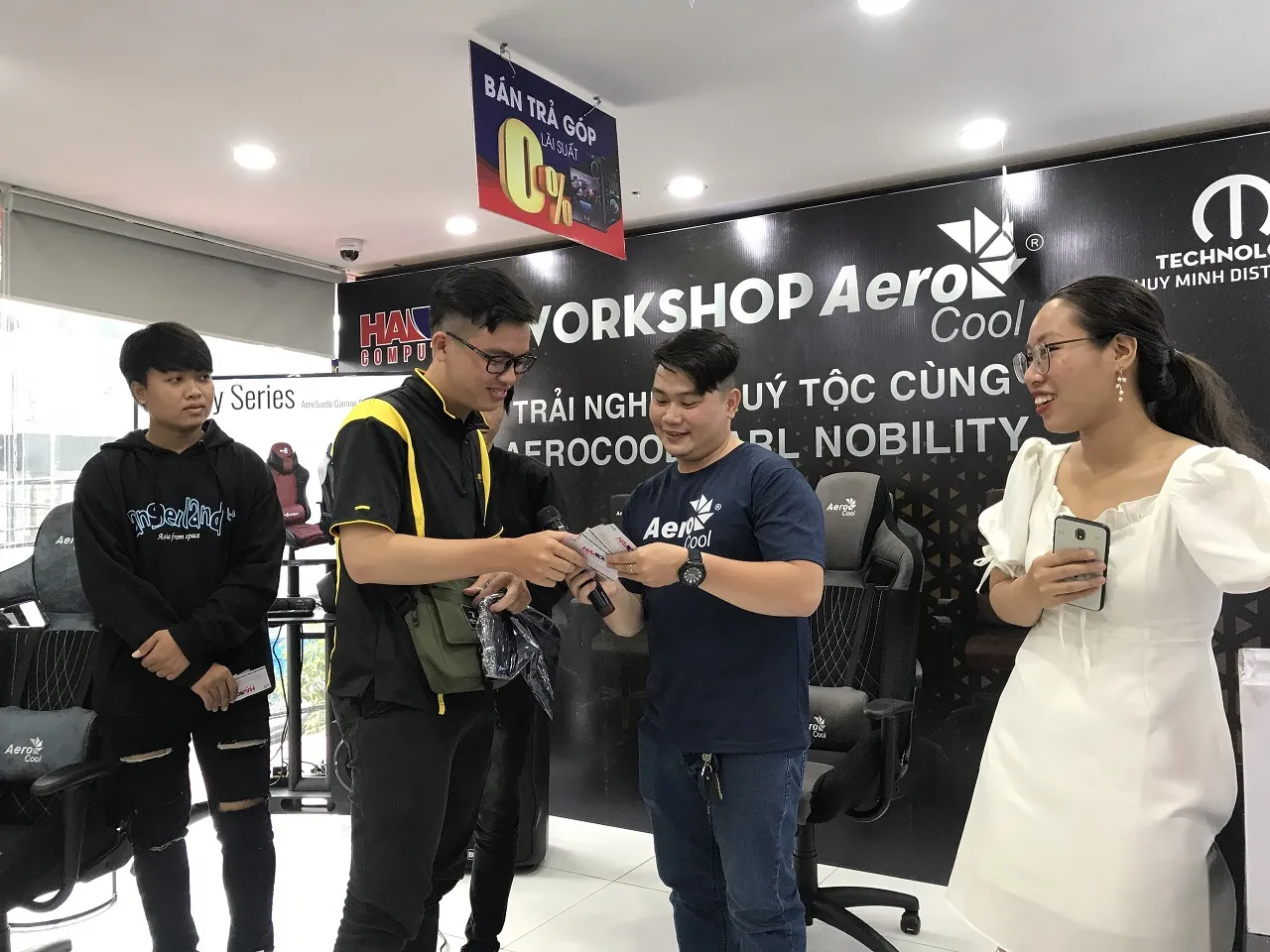 Attendees at the Aerocool Earl workshop