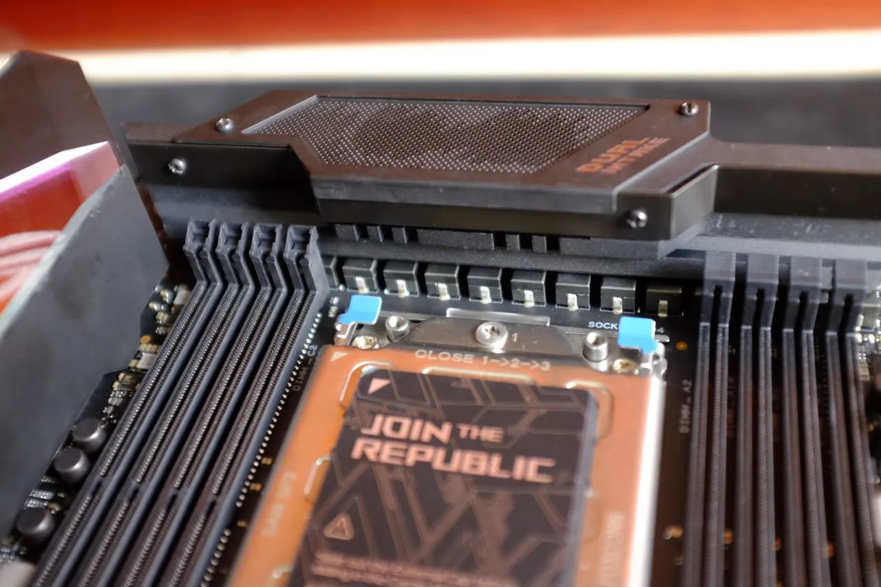 Chipset heatsink and M.2 slots