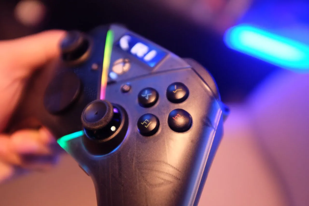 Close-up of ASUS ROG Raikiri Pro buttons