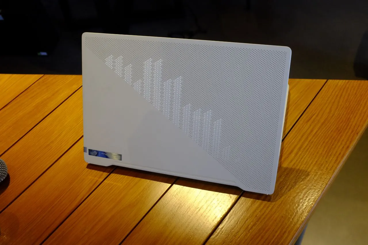 Close-up of the ASUS Zephyrus G14 keyboard