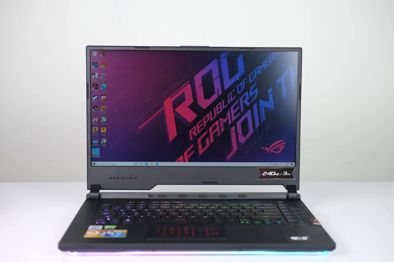 Close-up of the ROG Strix SCAR keyboard