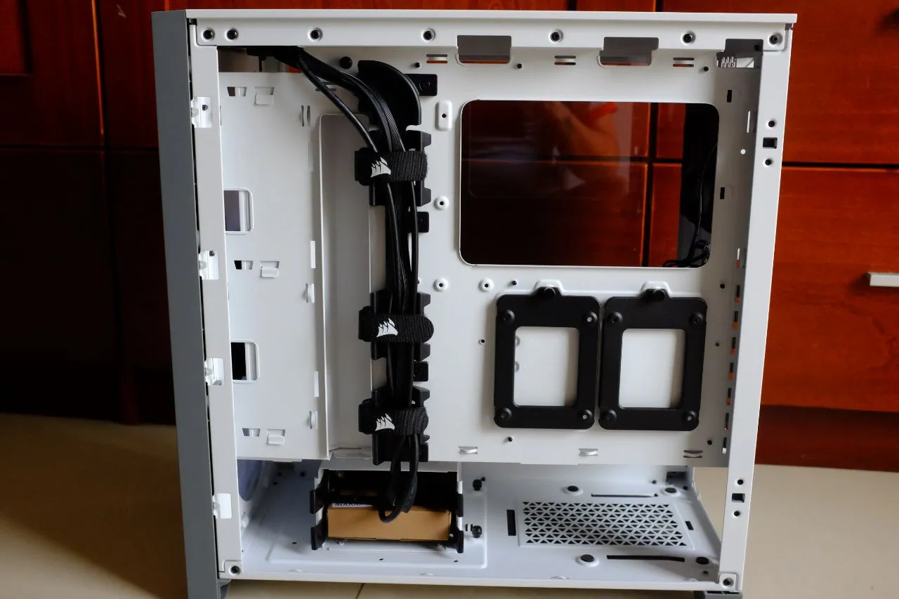 Corsair 4000D Tempered Glass Rear Panel