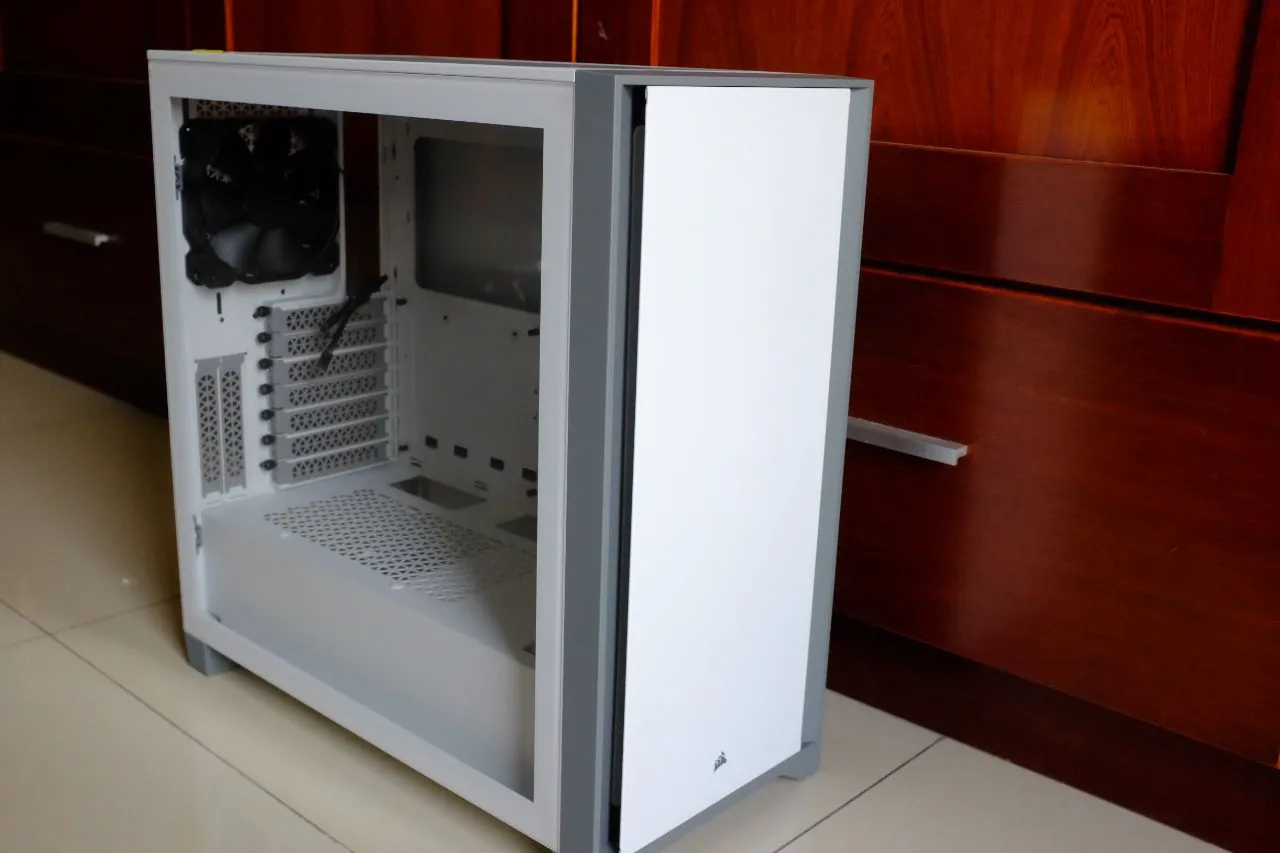 Corsair 4000D Tempered Glass Side Panel