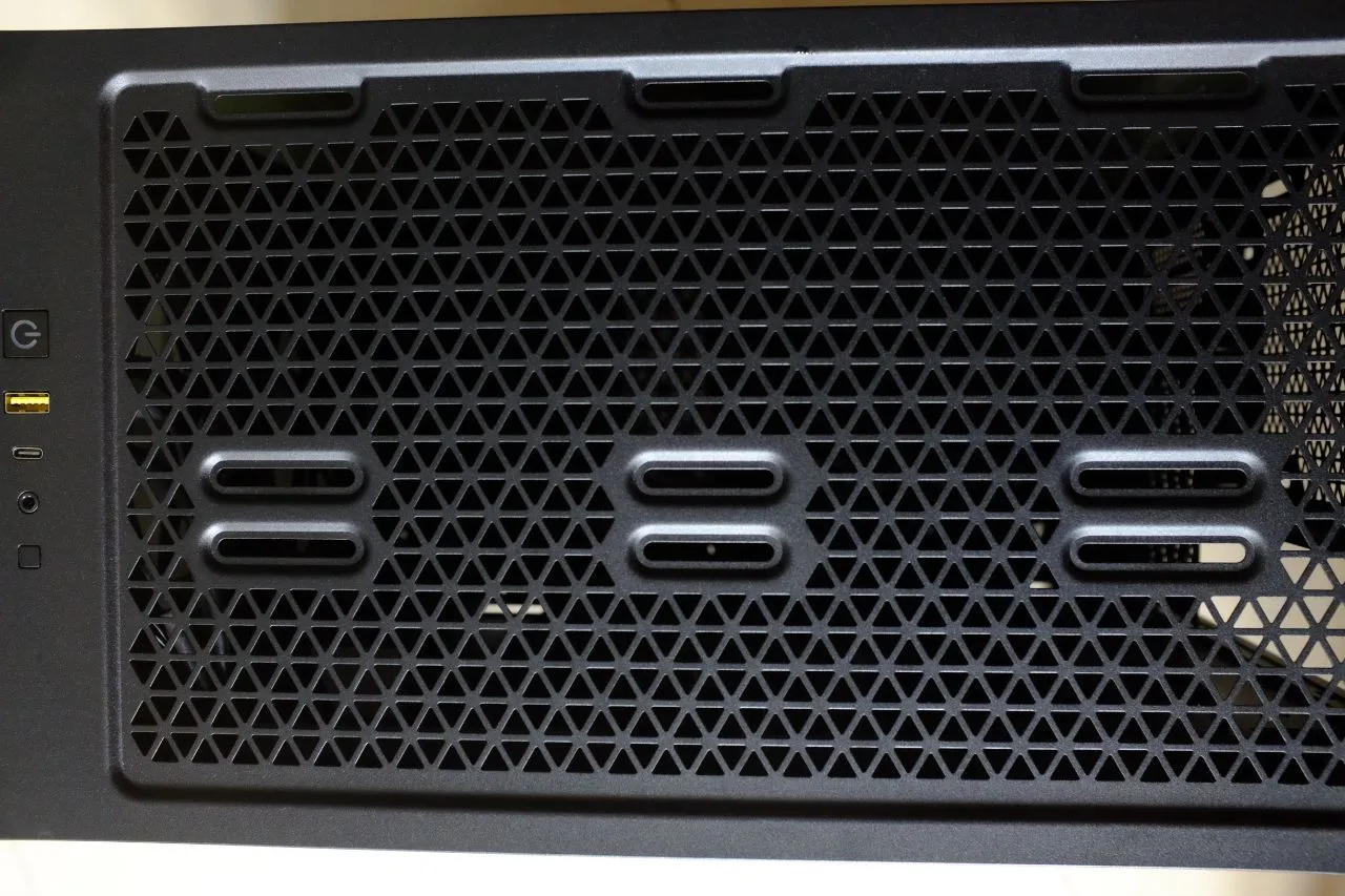 Corsair 4000X RGB top panel