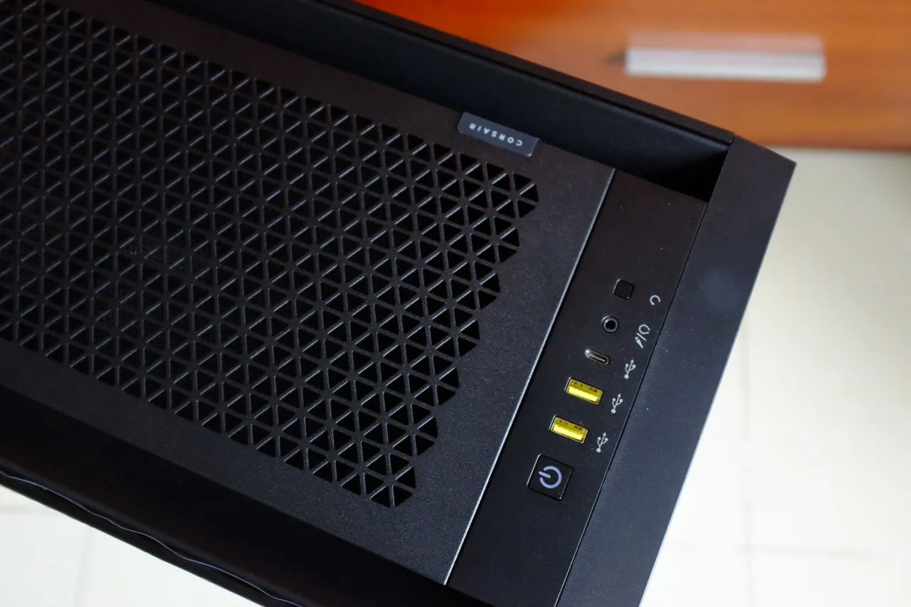 Corsair 5000D Airflow TG Black - Rear View
