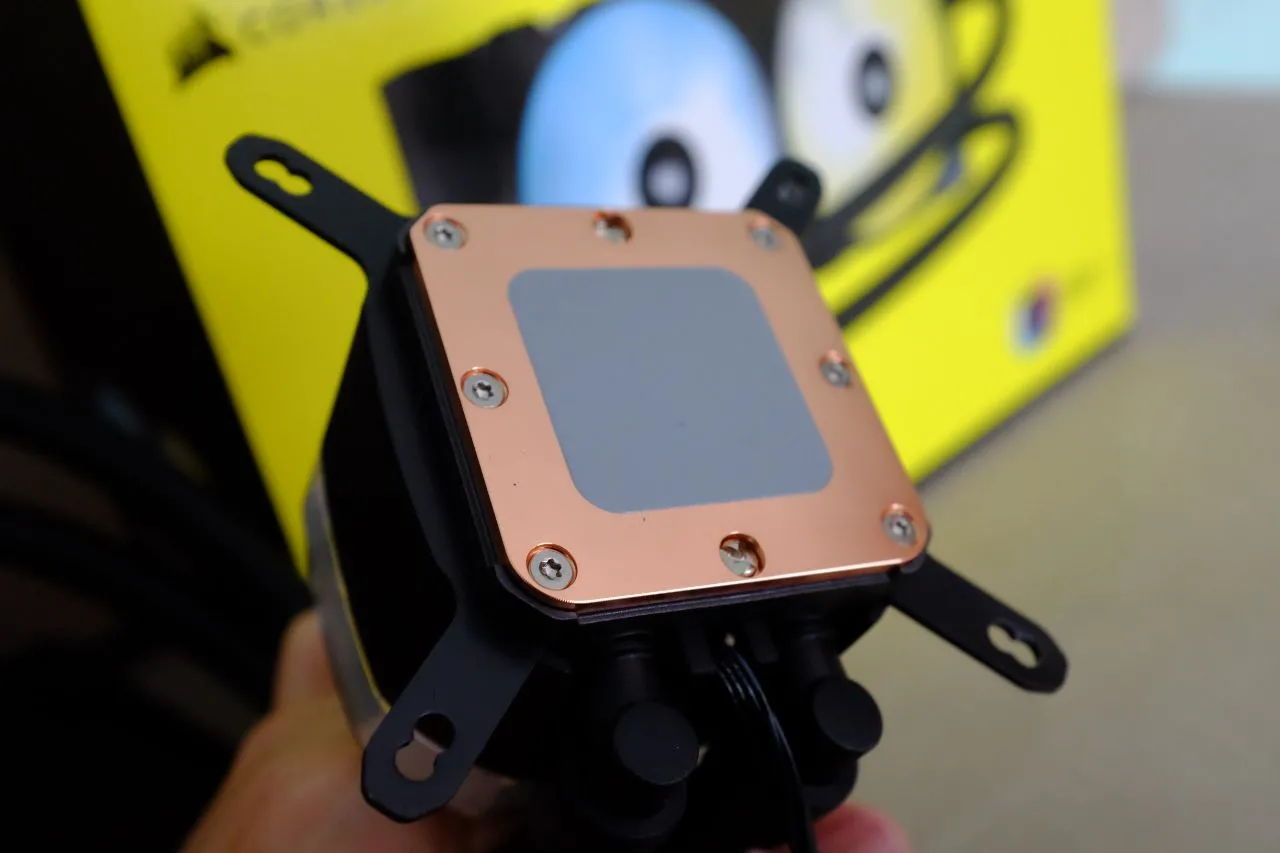 Corsair H100 RGB Water Cooler - Pump Head