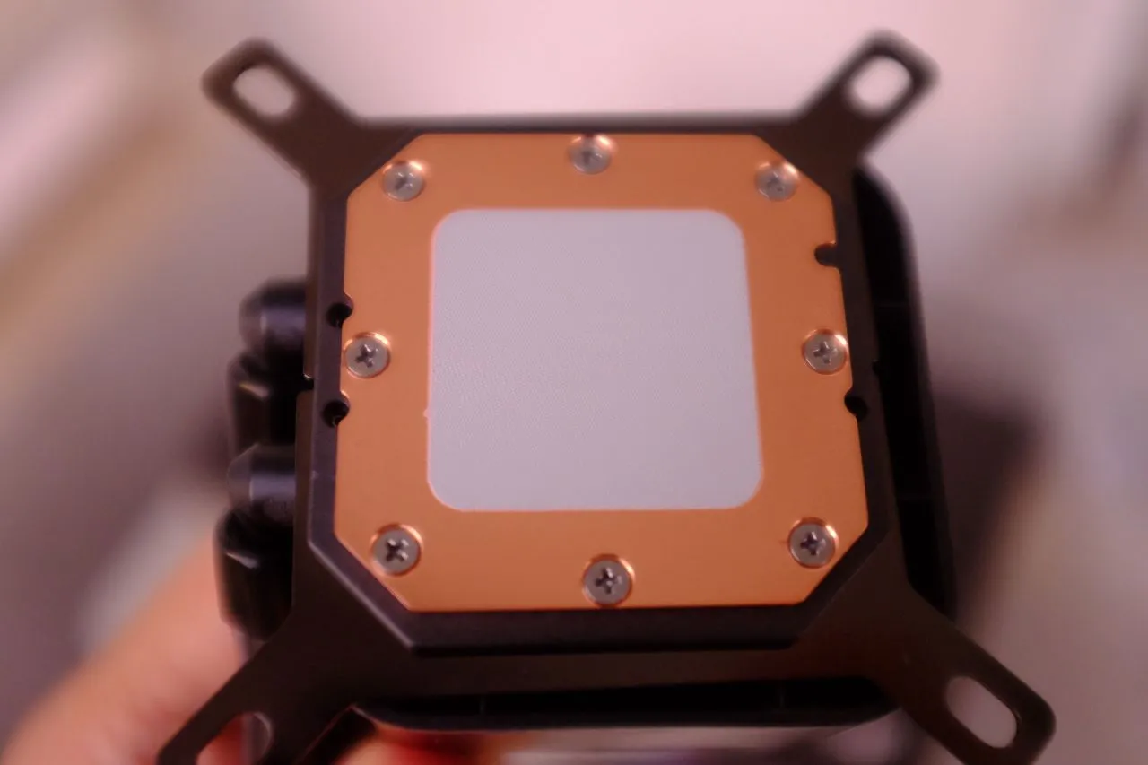 Corsair H100i ELITE LCD Display - Mounting Bracket