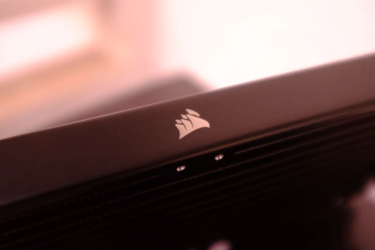 Corsair H100i ELITE LCD Display - Tubing
