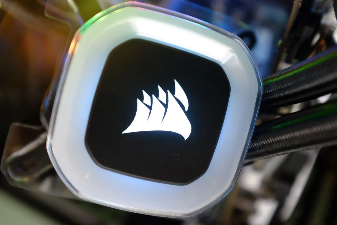 Corsair H150 RGB Fan Connection
