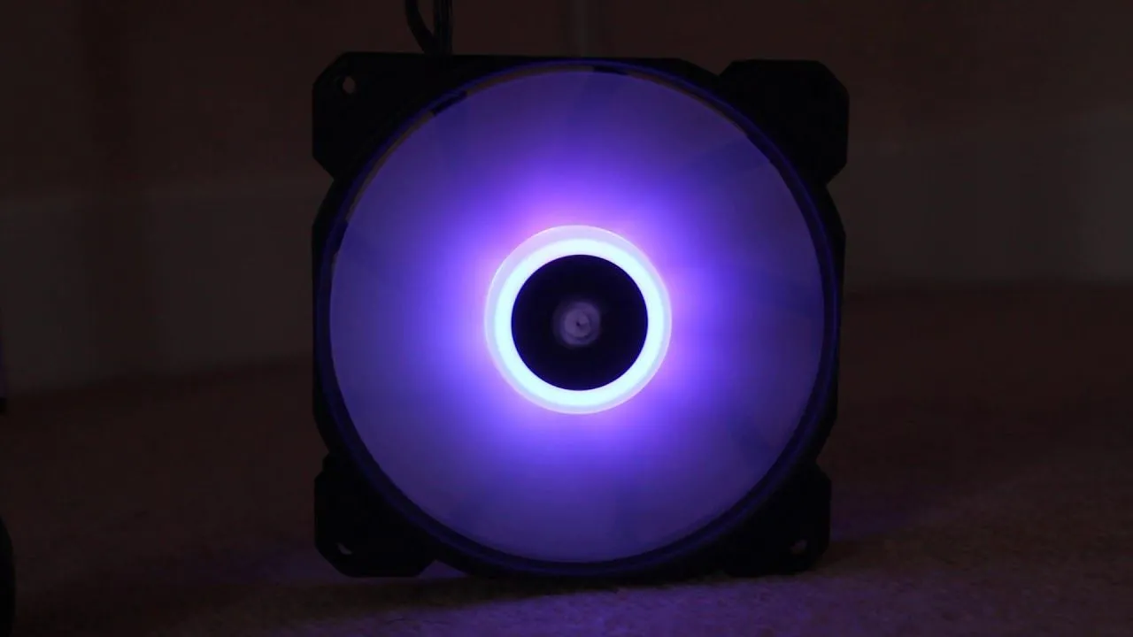 Corsair H150 RGB Fan Detail