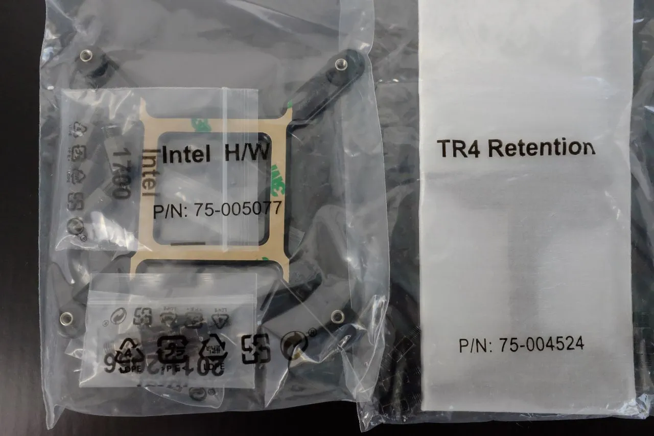Corsair H170i Elite LCD Display in System