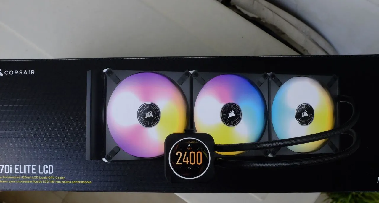 Corsair H170i Elite LCD Display Product Shot
