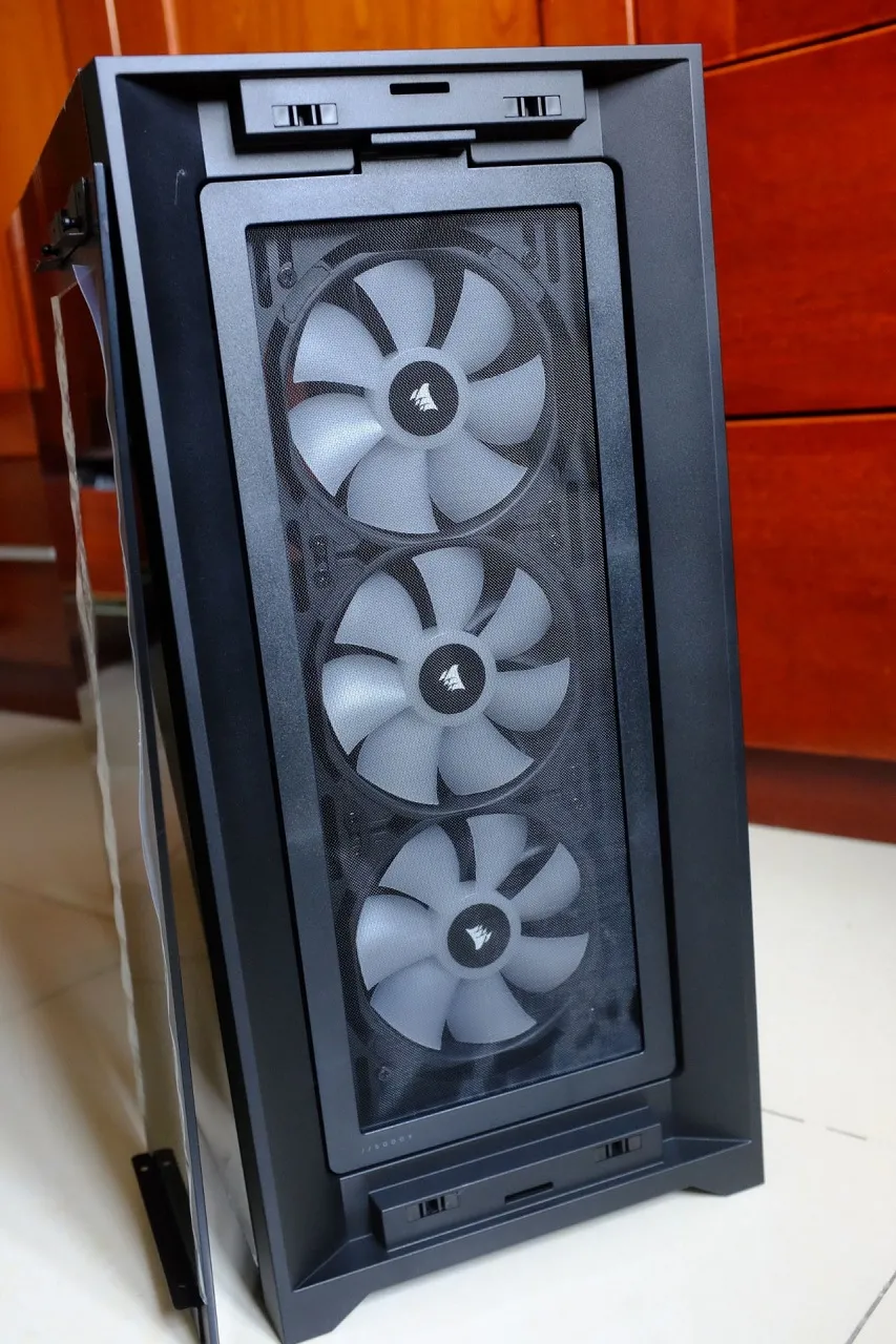 Corsair iCUE 5000X RGB Black - Rear View