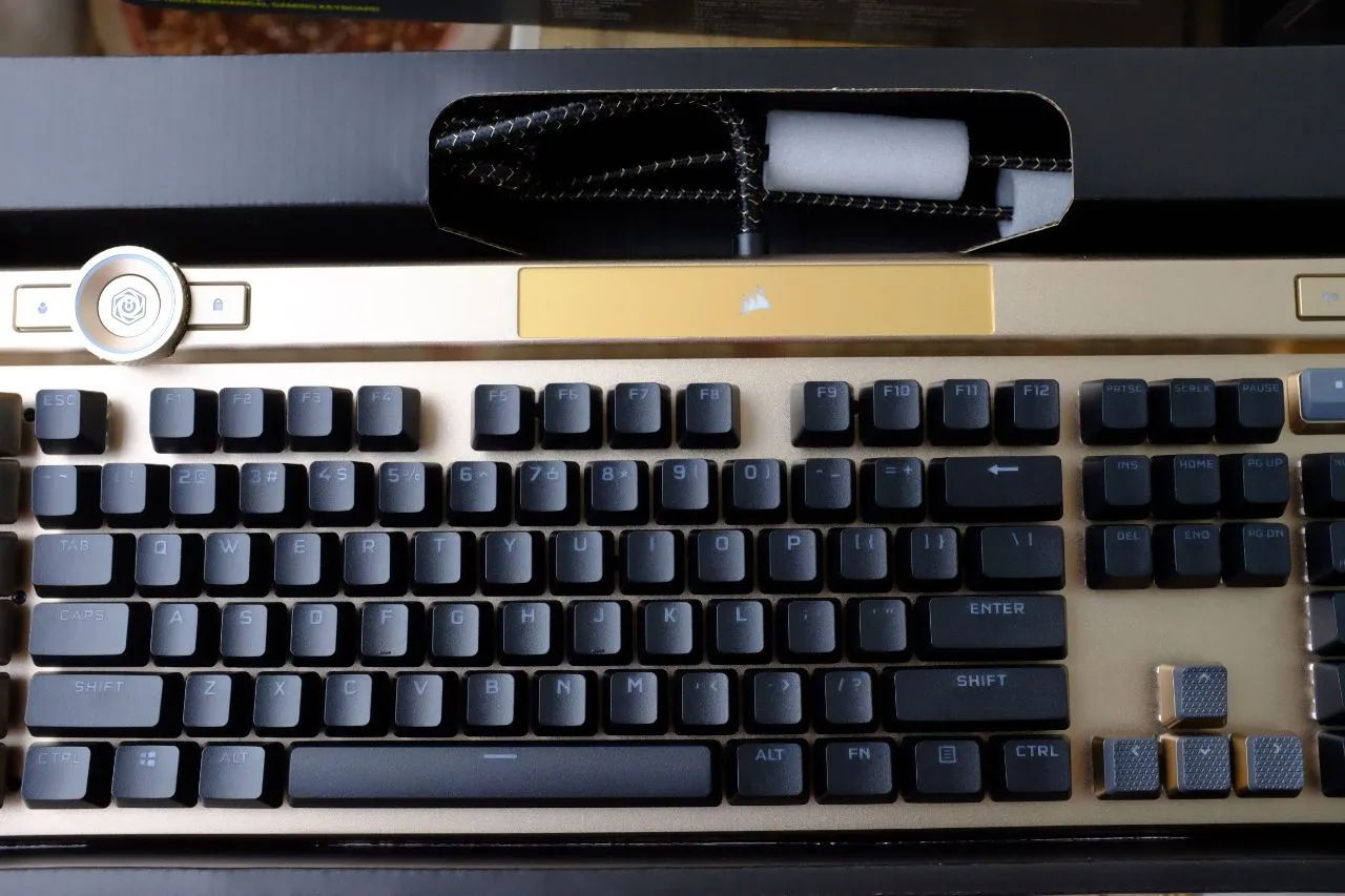 Corsair K100 RGB Midnight Gold Out of the Box