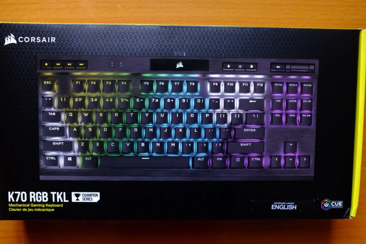 Corsair K70 RGB TKL Red Switch packaging