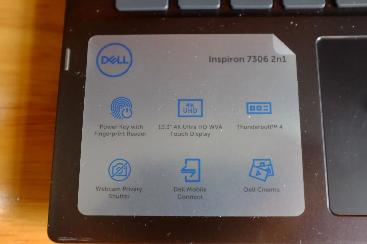 Dell Inspiron 7306 2-in-1 - Closed Lid