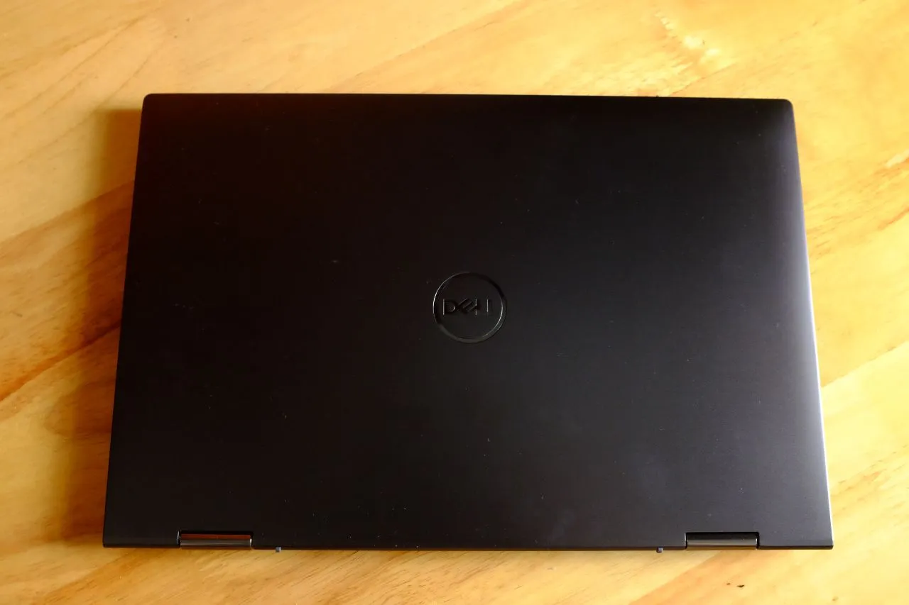 Dell Inspiron 7306 2-in-1 - Open Lid