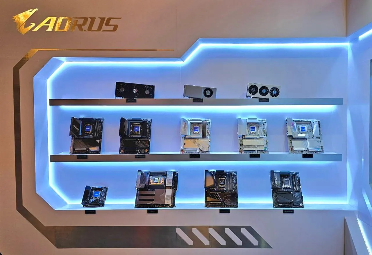 GIGABYTE Motherboard with Thunderbolt 4 and USB4