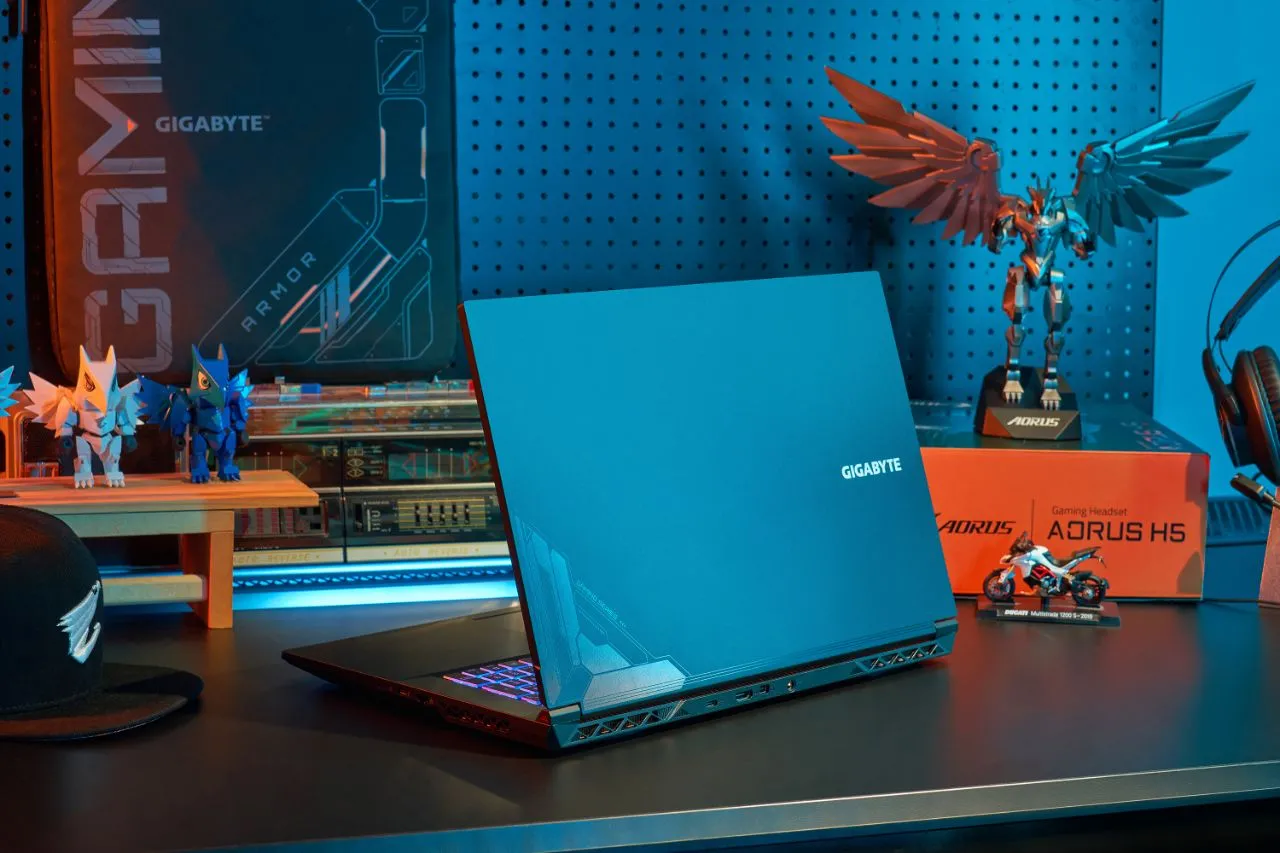 Internal components of the GIGABYTE G5 (2023) gaming laptop