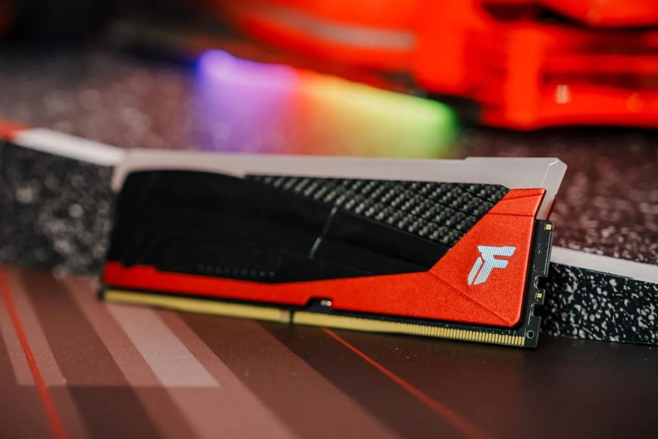 Kingston's &quot;Race to Break Barriers&quot; exhibit features three core strengths: performance, speed, and durability.