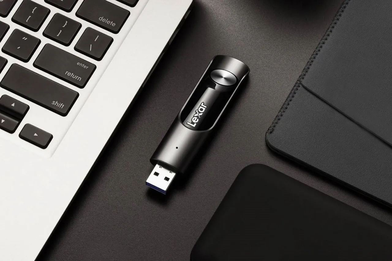 Lexar JumpDrive P30 USB 3.2 Gen 1 Flash Drive