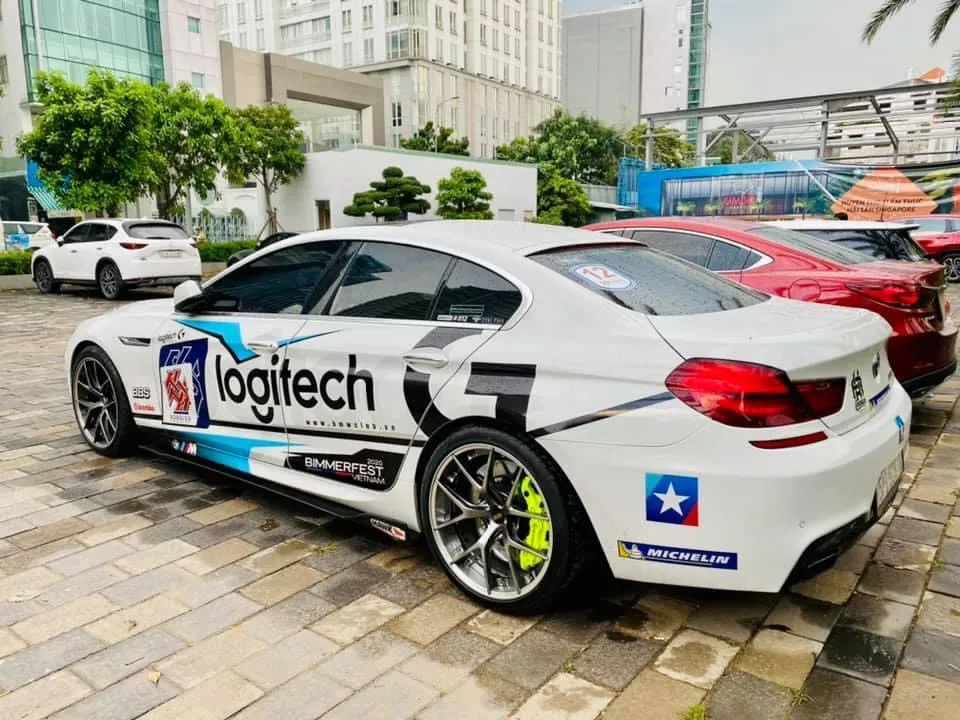 Logitech G29 racing wheel setup at Bimmerfest 2020
