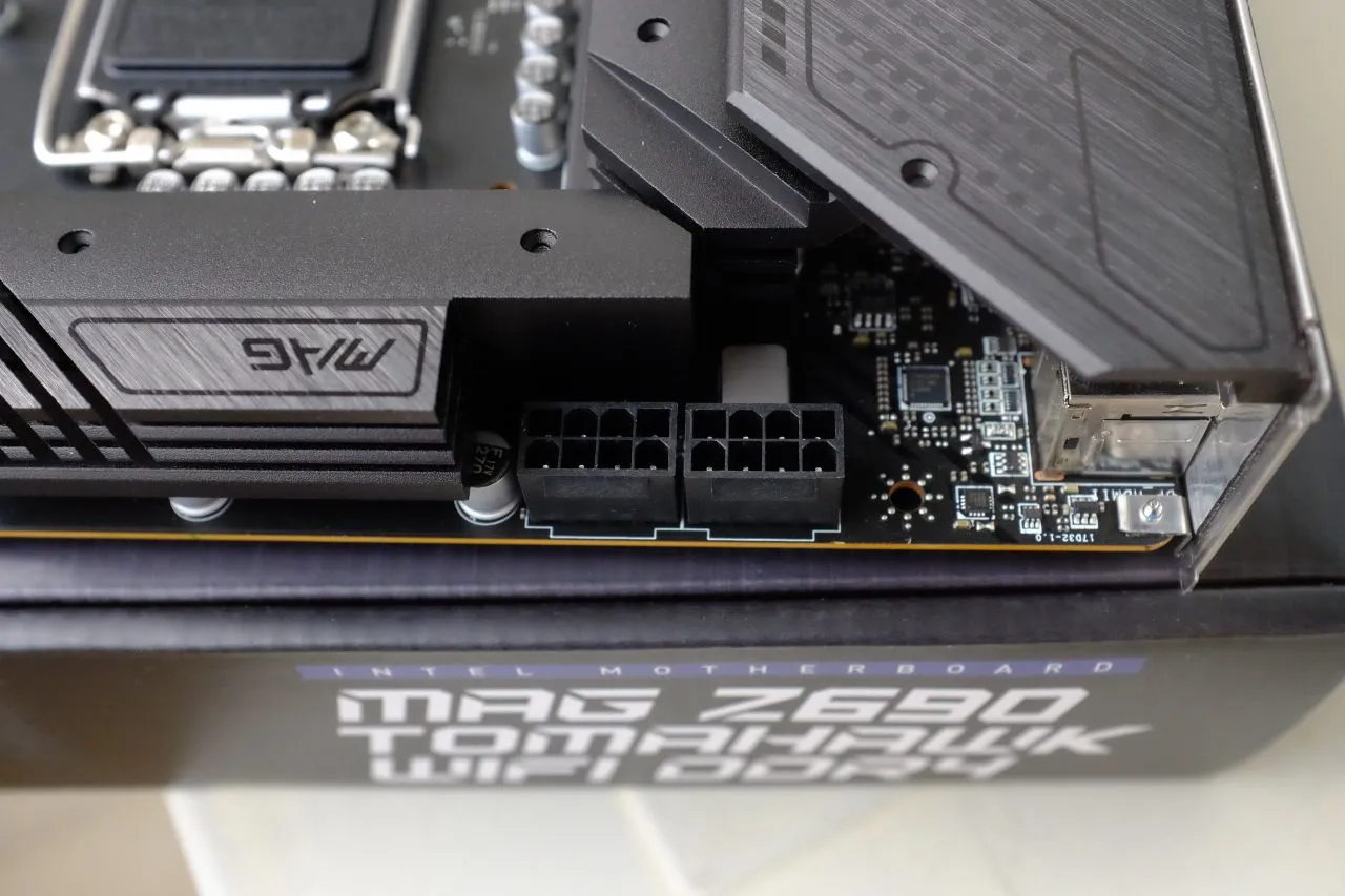 MSI MAG Z690 Tomahawk Wifi DDR4 Rear I/O