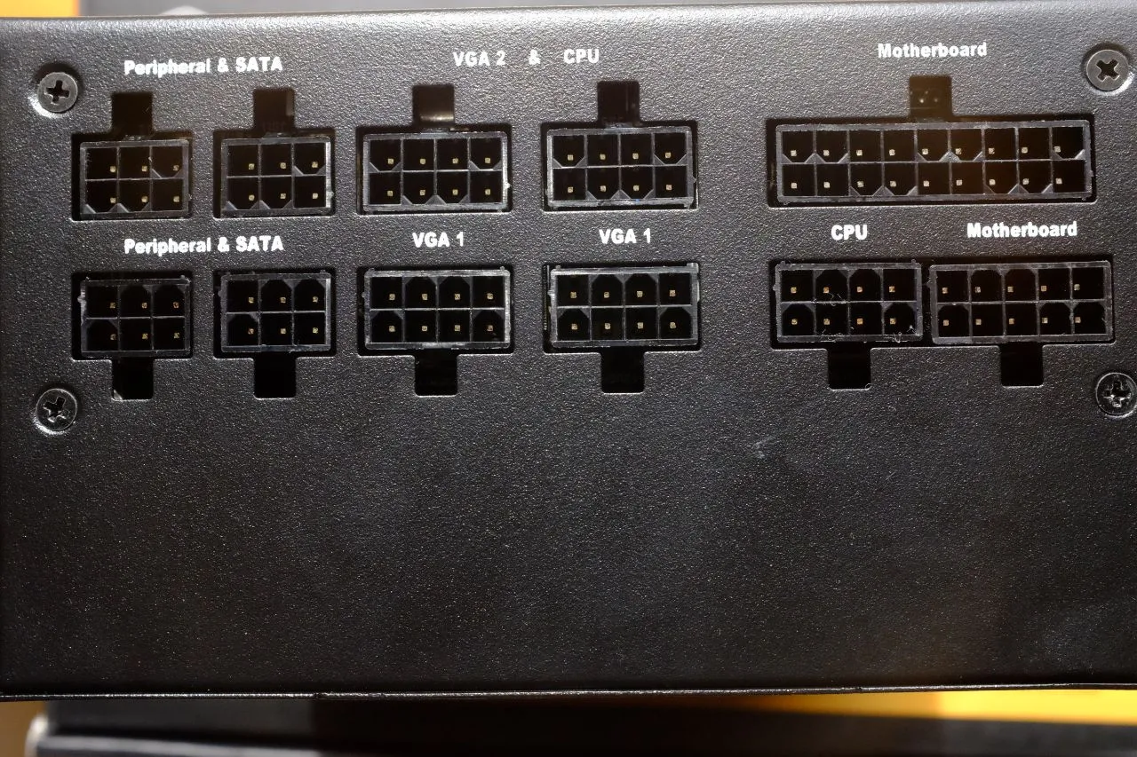 MSI MPG A750GF Internal Components