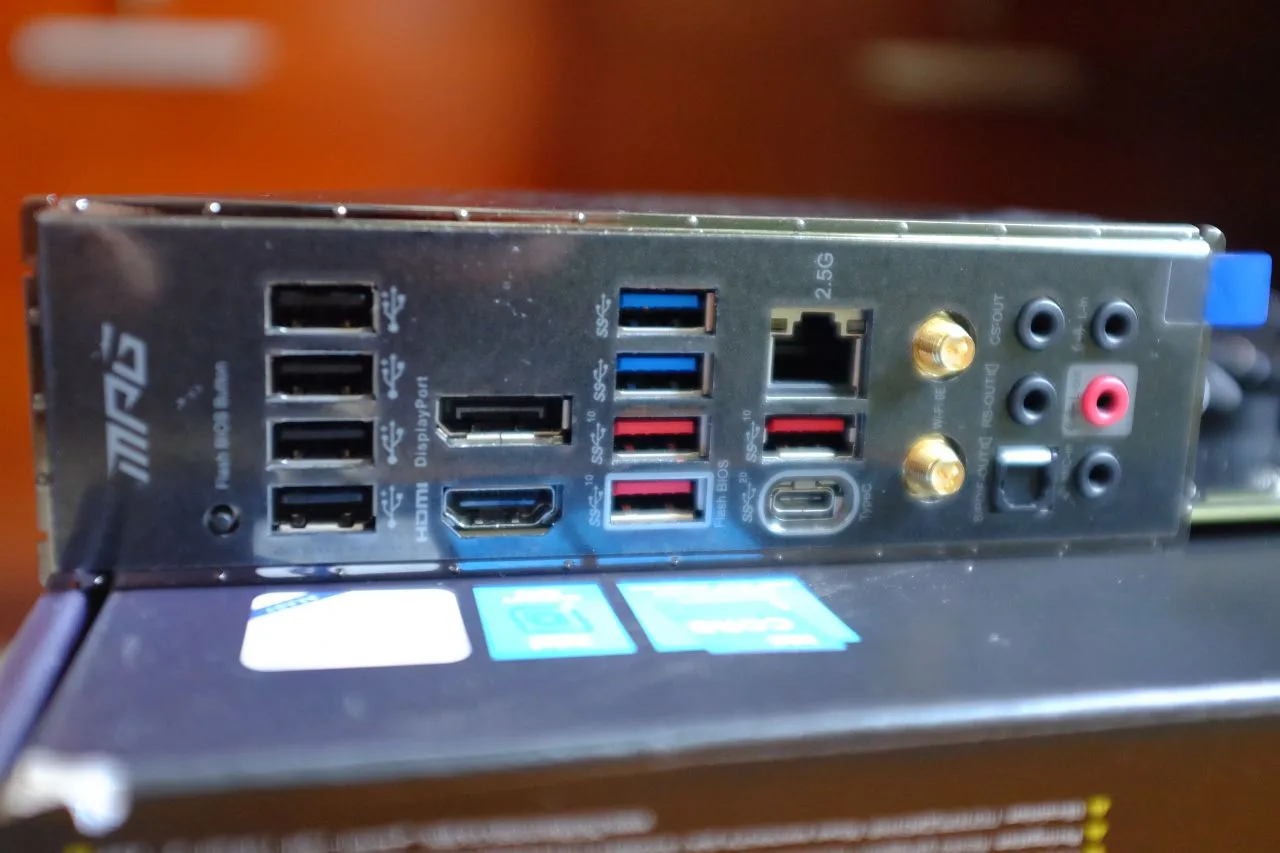 MSI MPG Z590 Gaming Carbon Wifi Connectivity