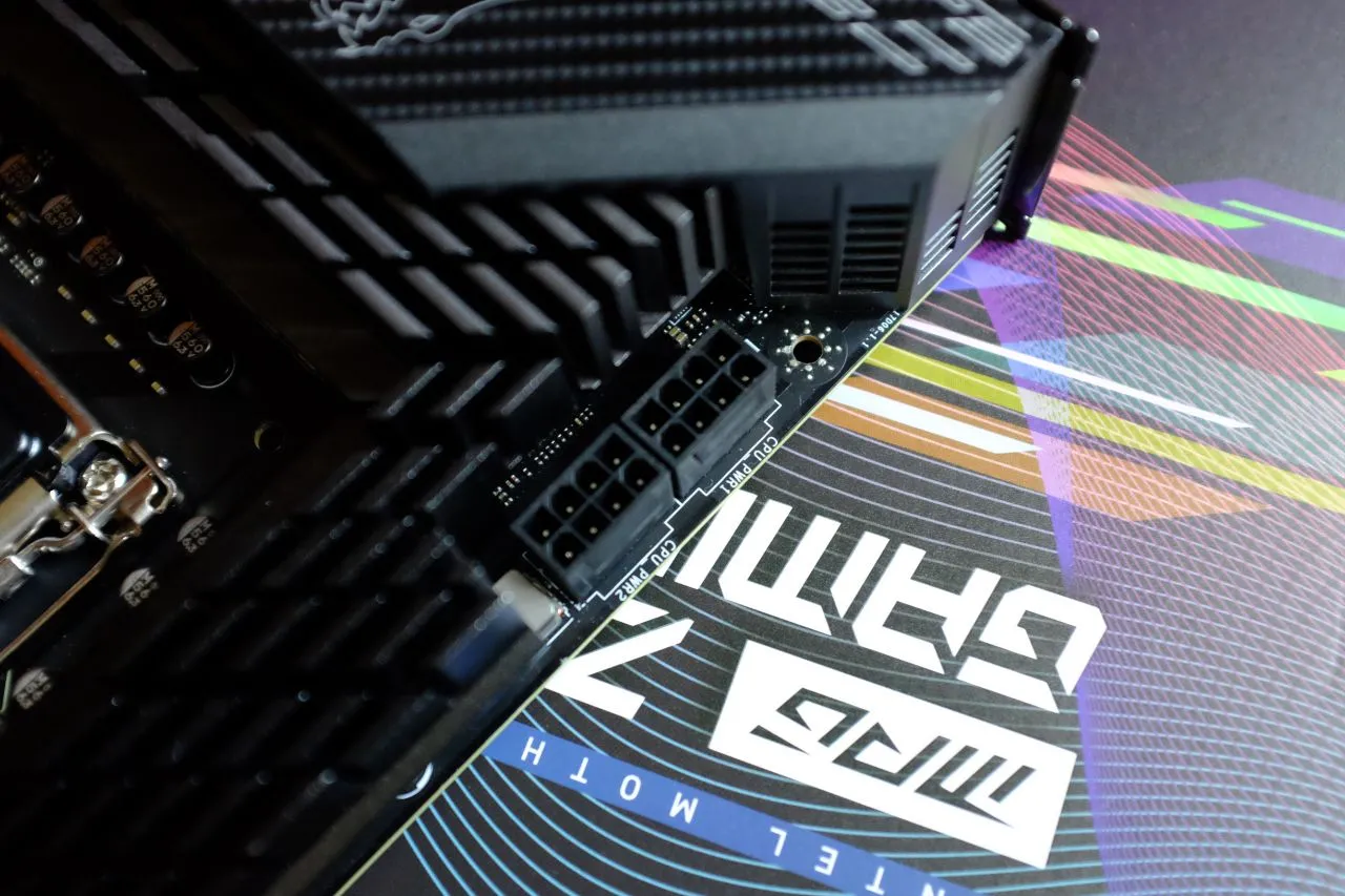 MSI MPG Z590 Gaming Carbon Wifi Power Connectors