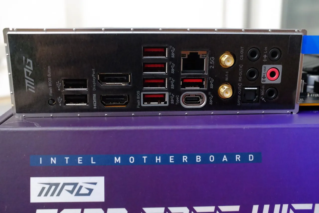 MSI MPG Z690 Edge Wifi DDR4 - Flash BIOS Button