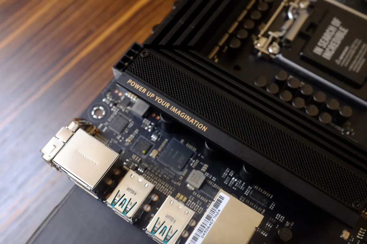 RAM Slots and M.2 Heatsink on ASUS ProArt Z490-Creator 10G