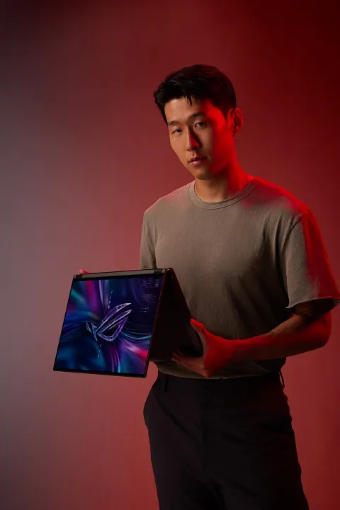 ROG Ambassadors and their respective laptops