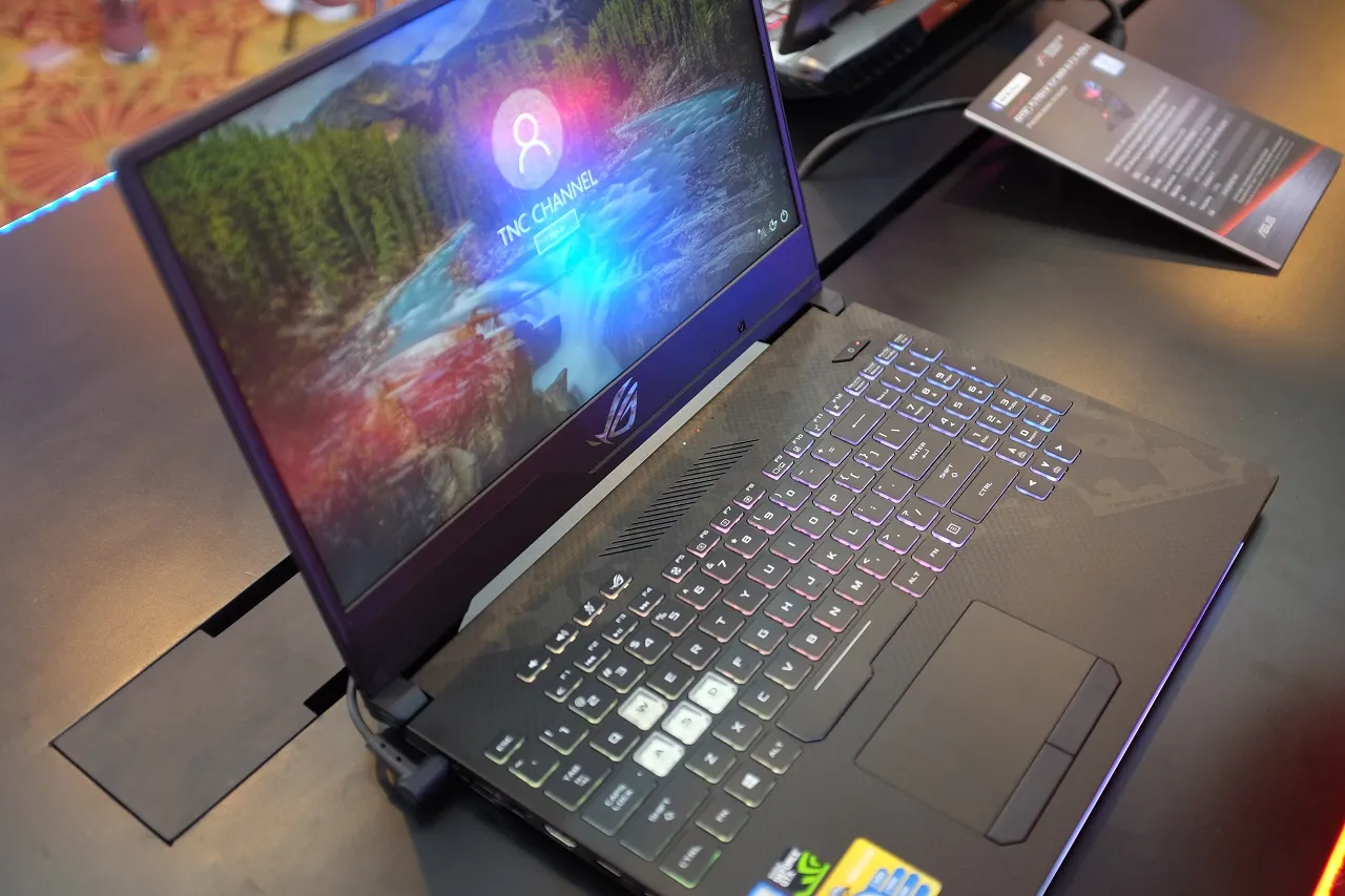 ROG Strix Scar II and Hero II gaming laptops from ASUS.